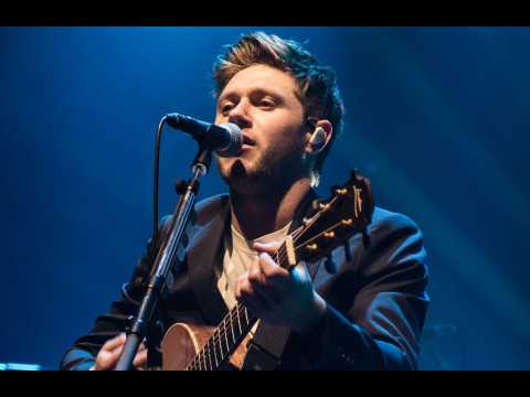 VIDEO : Niall Horan and Julia Michaels to make music together