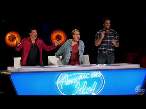 VIDEO : 'American Idol': Five More Eliminated After Celebrity Duets