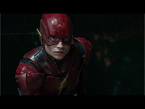VIDEO : 'Justice League's FLASH Didn't Like His Costume