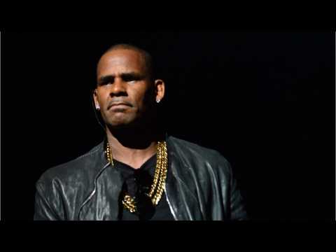 VIDEO : R. Kelly Calls Time's Up's Investigation Into Him 'Unjust And Off-Target'