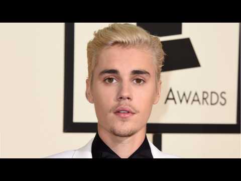 VIDEO : Katy Perry Defends Justin Bieber After Lionel Richie Criticizes His Singing