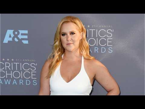 VIDEO : Amy Schumer Says She Lost Virginity Through Rape