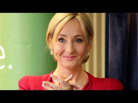 VIDEO : J.K. Rowling has apologized for killing off Dobby ? and everyone is exhausted