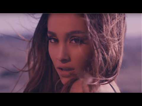 VIDEO : Ariana Grande Is Back