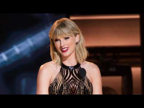 VIDEO : Taylor Swift Responds To Fans' Reactions To 'Babe'