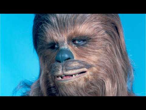 VIDEO : Chewbacca Had His Dialogue Written Out?