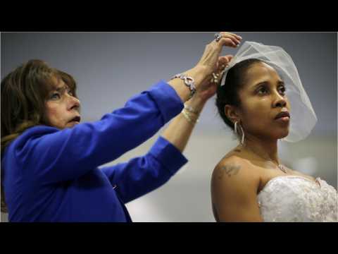 VIDEO : 5 Tips To Helping You Shop For A Wedding Dress