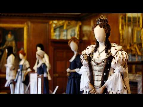 VIDEO : Costumes From New Film 'The Favourite' Go On Display At Kensington Palace