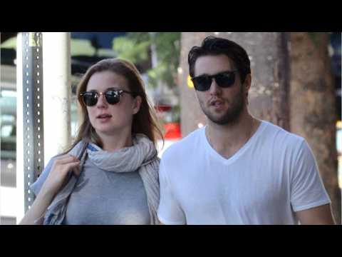 VIDEO : Emily VanCamp And Josh Bowman Tie The Knot