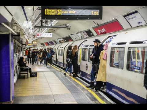 VIDEO : Une superstar amricaine investit le mtro londonien