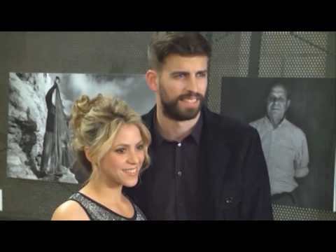 VIDEO : Shakira y Piqu felicitan la navidad con un posado familiar