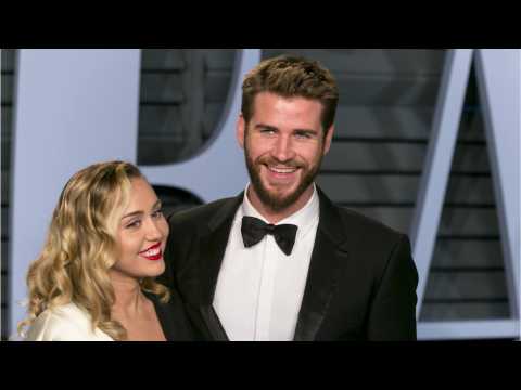 VIDEO : Miley Cyrus And Liam Hemsworth Wrap Up 2018 By Getting Married