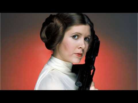 VIDEO : 'Star Wars' Fans Take to Twitter to Remember Carrie Fisher Today