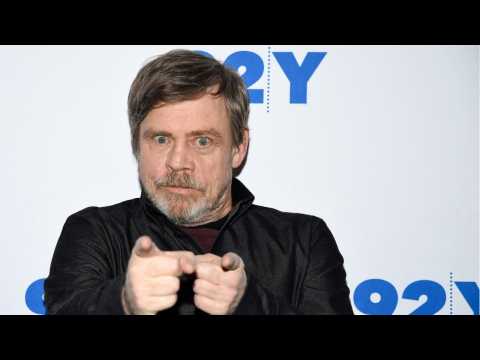 VIDEO : Mark Hamill Teases 'Star Wars' Fan Of KNowing Everything About The Upcoming Film