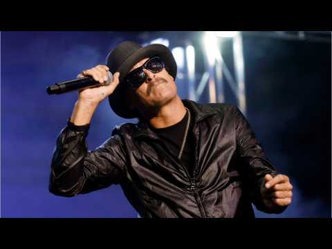 VIDEO : Kid Rock Causes Controversy With Bar's Neon Sign