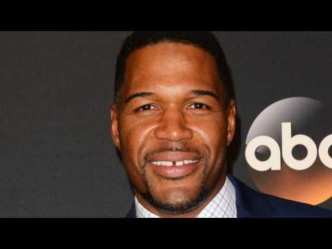 VIDEO : Michael Strahan Offers To Feed Clemson Team