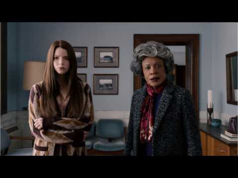 VIDEO : Critics Say 'Glass' Will Divide Viewers