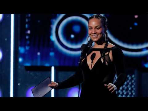VIDEO : Alicia Keys Announced As Grammy Host
