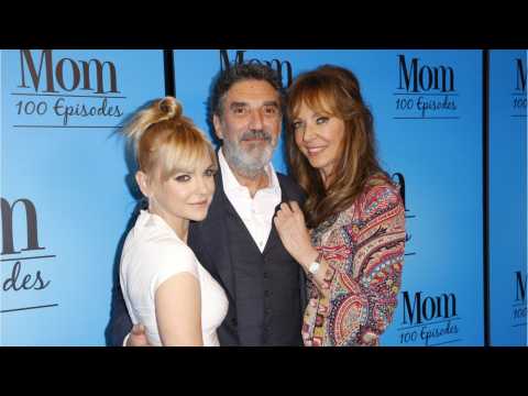 VIDEO : CBS Renews ?Mom? Comedy