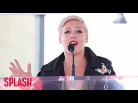 VIDEO : Pink?s Praise For Her Family