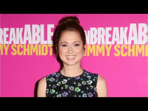 VIDEO : ?Unbreakable Kimmy Schmidt': Ellie Kemper On Ronan Farrow?s Surprise Cameo