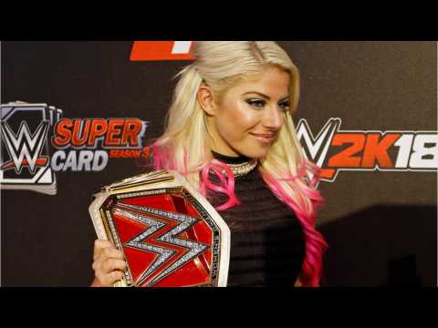 VIDEO : What Time Does the Royal Rumble Start?
