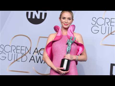 VIDEO : Emily Blunt Wins SAG Award for Outstanding Supporting Actress