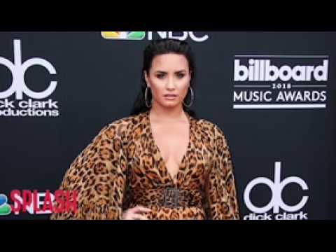 VIDEO : Demi Lovato Quits Twitter