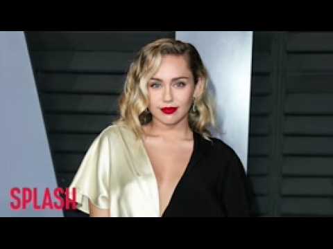 VIDEO : Miley Cyrus To Appear On ?Lindsay Lohan?s Beach Club??