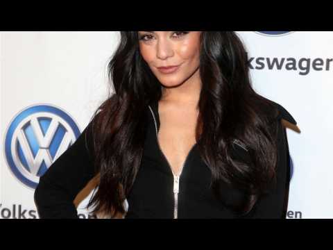 VIDEO : Vanessa Hudgens Has 'Lord of the Rings'-Themed Birthday Party