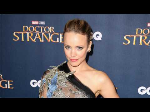 VIDEO : Rachel McAdams Poses With Breast Pumps For Magazine