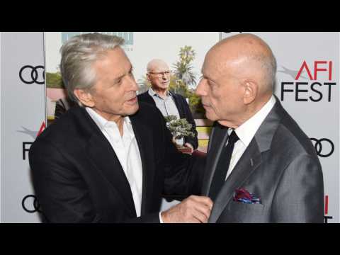 VIDEO : Netflix Orders Up More Kominsky Method