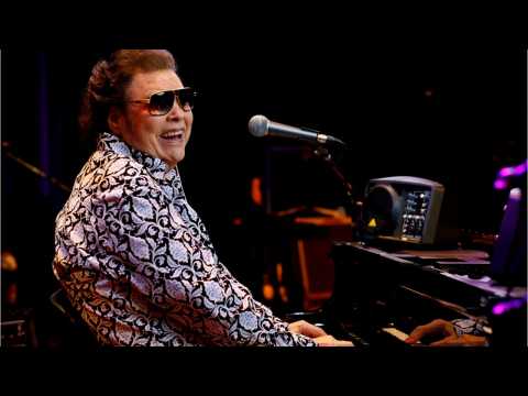VIDEO : Ronnie Milsap Releases Star Packed New Duets Album