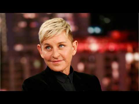 VIDEO : These Celebs Are Doing Their Part To Help Furloughed Government Workers