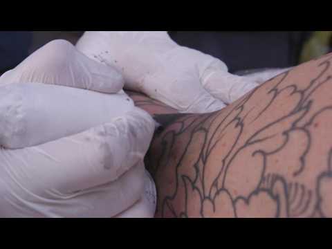 VIDEO : How To Care For A New Tattoo