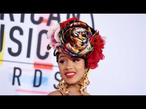 VIDEO : Cardi B Releases Money Video