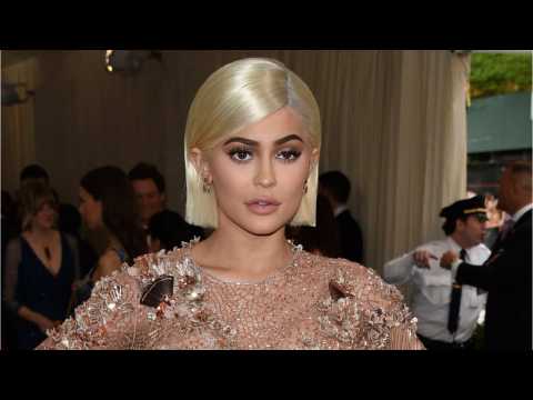 VIDEO : Kylie Jenner Shared 10 New Pics Of Stormi For Daughter's Birthday