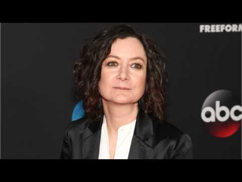 VIDEO : Actress Sara Gilbert Sides With ABC On Cancellation