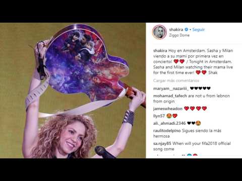 VIDEO : Shakira vuelve a su gira con dos invitados muy especiales