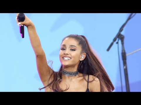 VIDEO : Ariana Grande Reportedly Engaged