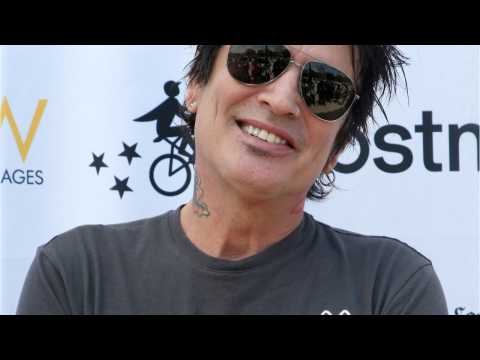 VIDEO : Feud Between Tommy Lee And Son Heats Up