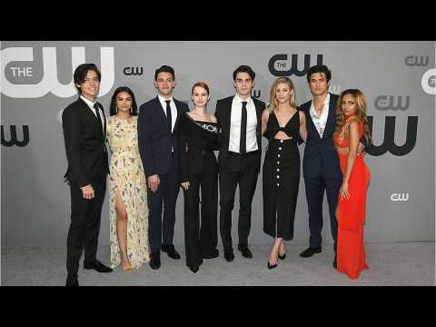 VIDEO : 'Riverdale' Star Proposed For GF