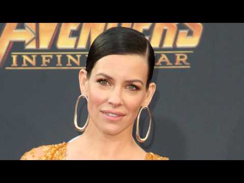 VIDEO : Evangeline Lilly Plays The Fugitive...Again
