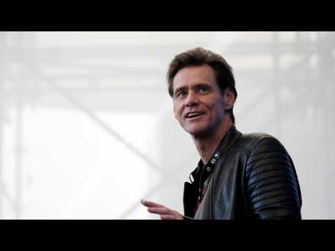 VIDEO : Jim Carrey Chews Out Trump With ?Art Of The Deal? Spoof