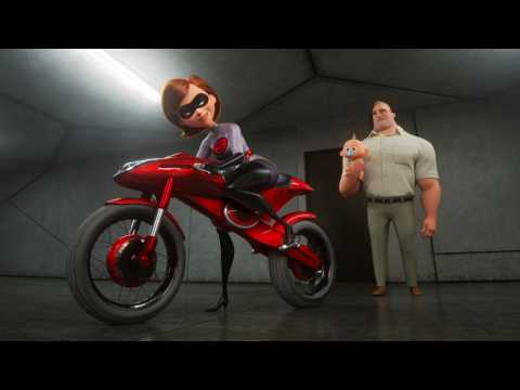 VIDEO : Mr. Incredible Is Not An Incredible Husband