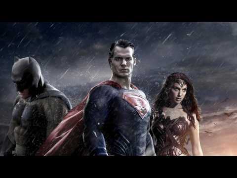 VIDEO : Henry Cavill Teases Return To Superman Role