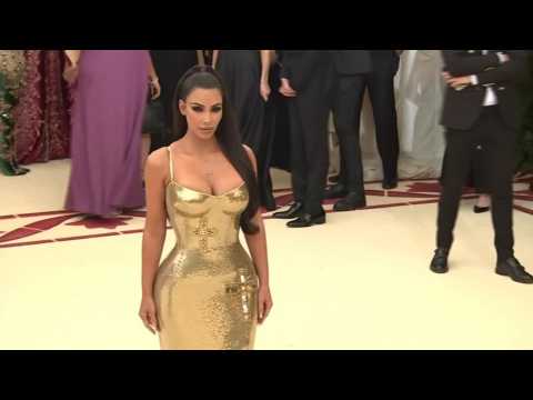 VIDEO : Kim Kardashian Visits California Women's Prison