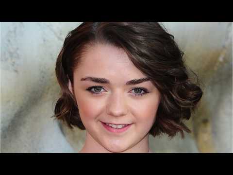 VIDEO : Maisie Williams Says Goodbye To ?Game Of Thrones? With A Photo That Could Be Filled With Spo