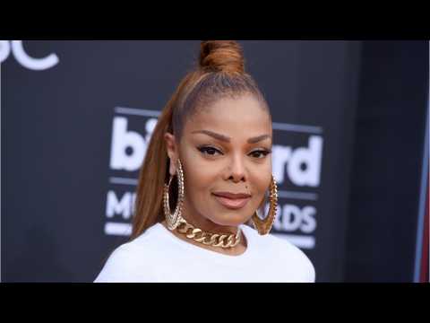 VIDEO : Janet Jackson Opens Up About Joe Jackson's Death During Concert
