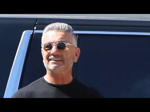 VIDEO : Theresa Caputo?s Ex-Husband Larry Is Dating